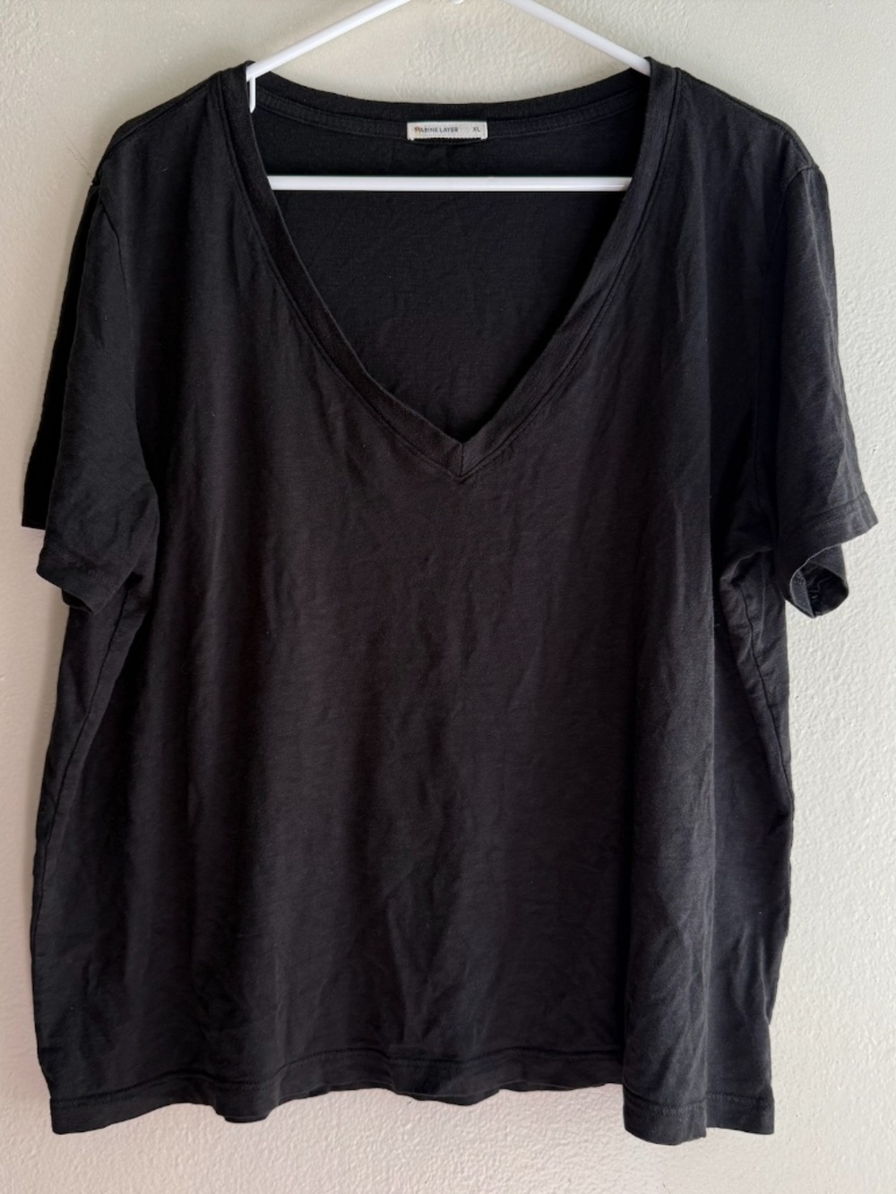 MARINE LAYER V-NECK TEE SIZE XL